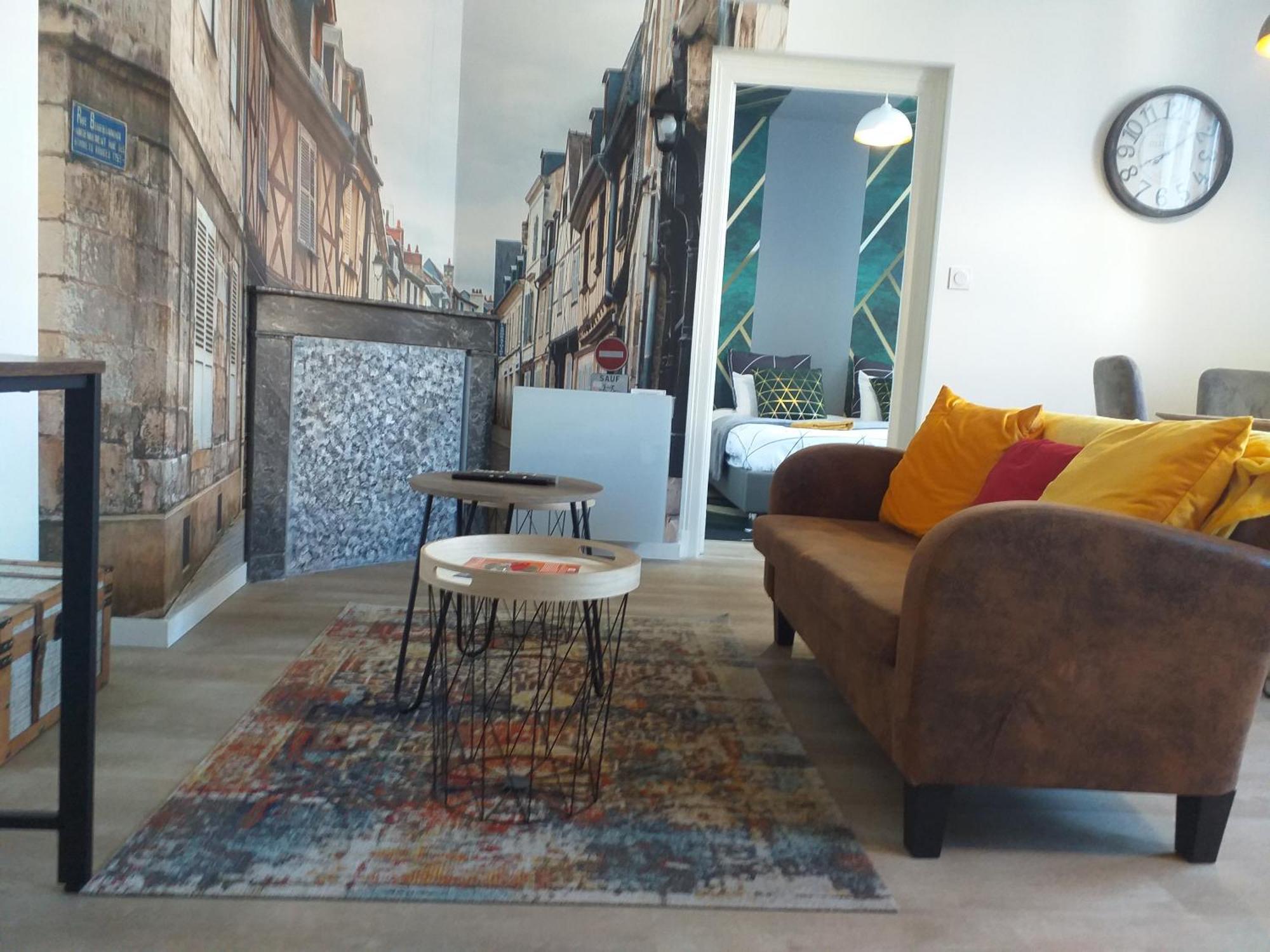 Les Volets Bleus - Deux Appartements Et Un Studio, Jardin Bourges Kamer foto